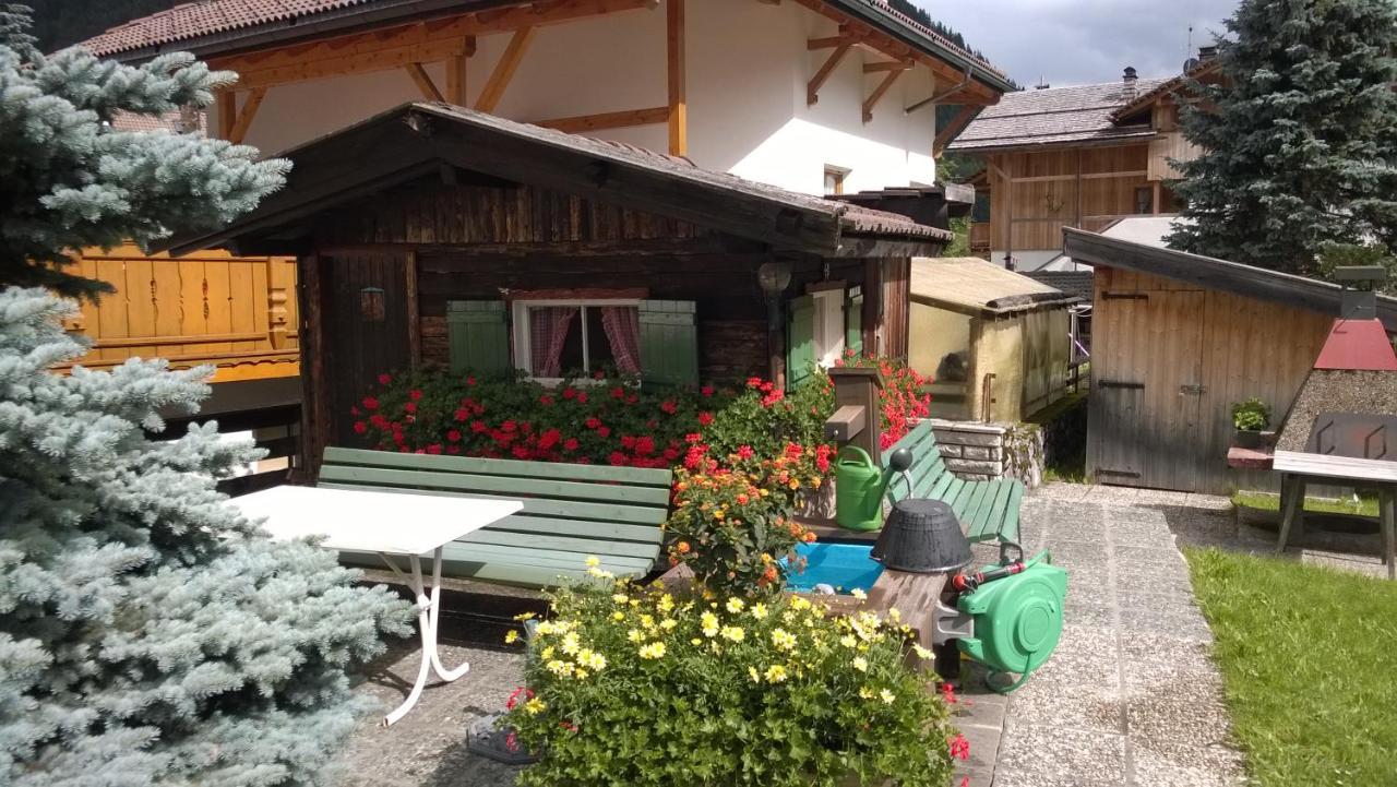 Garni Gabrieli Corvara In Badia Exterior foto